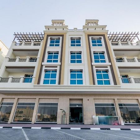 Cozy Rooms And Small Partitions For Men Guests In Dubai Luaran gambar