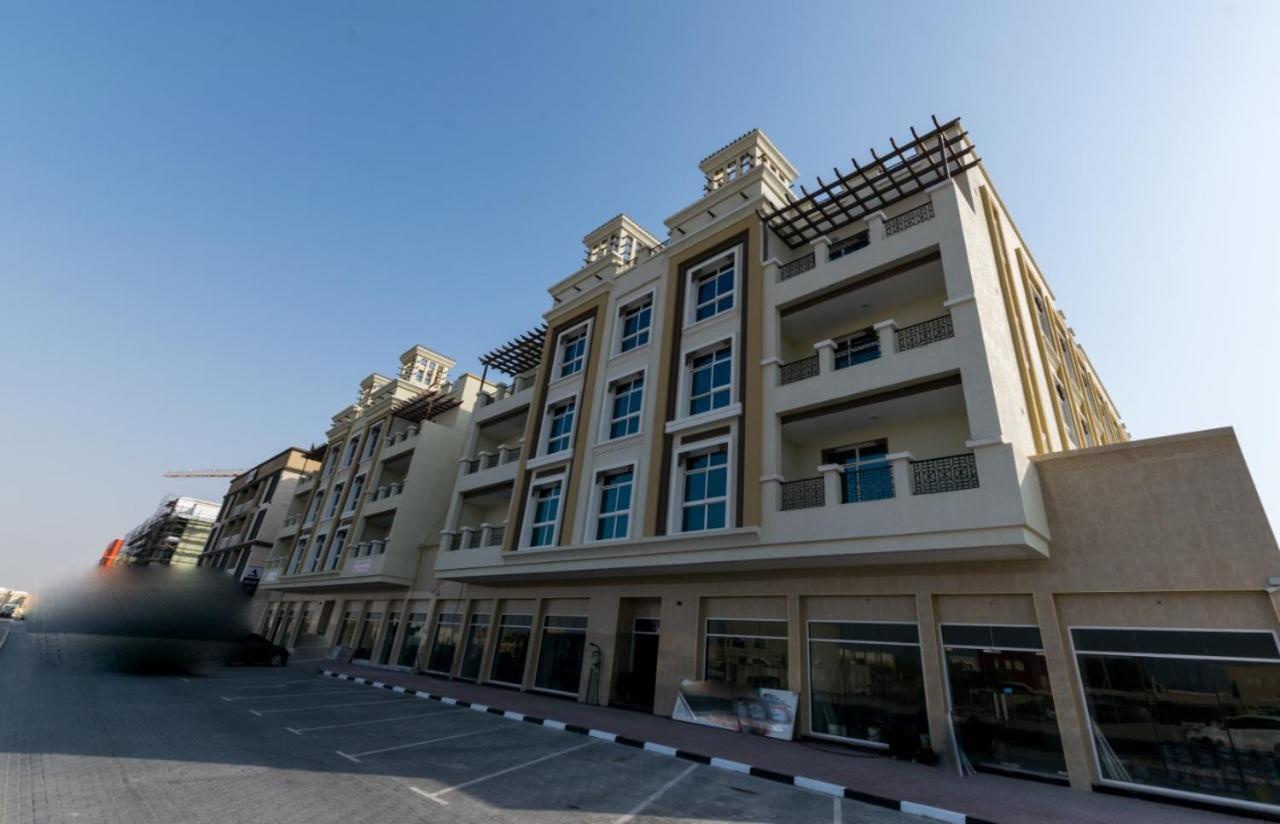 Cozy Rooms And Small Partitions For Men Guests In Dubai Luaran gambar