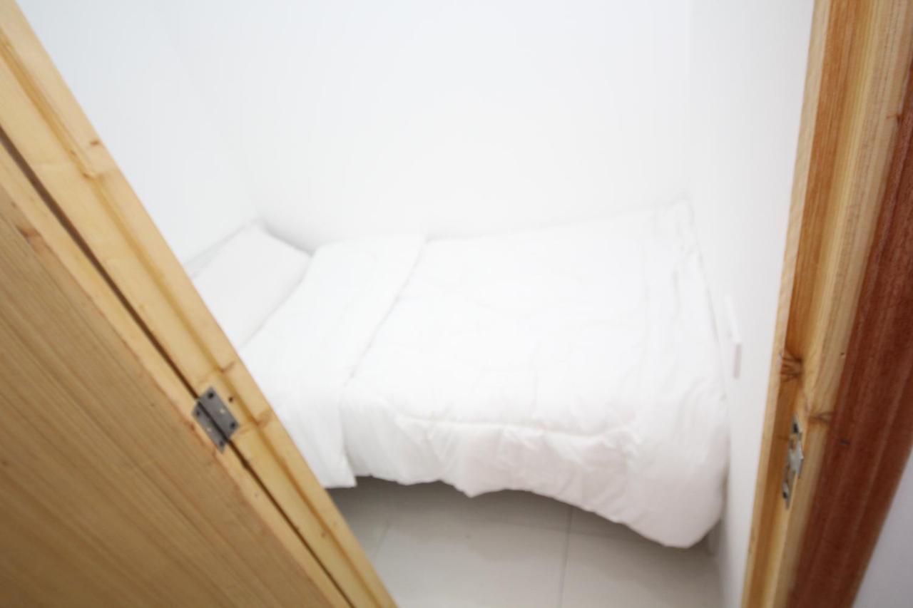 Cozy Rooms And Small Partitions For Men Guests In Dubai Luaran gambar