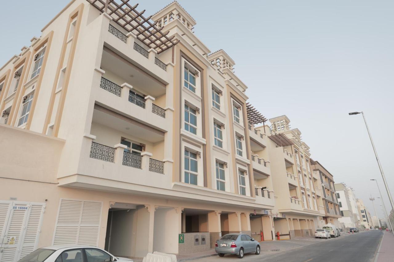 Cozy Rooms And Small Partitions For Men Guests In Dubai Luaran gambar