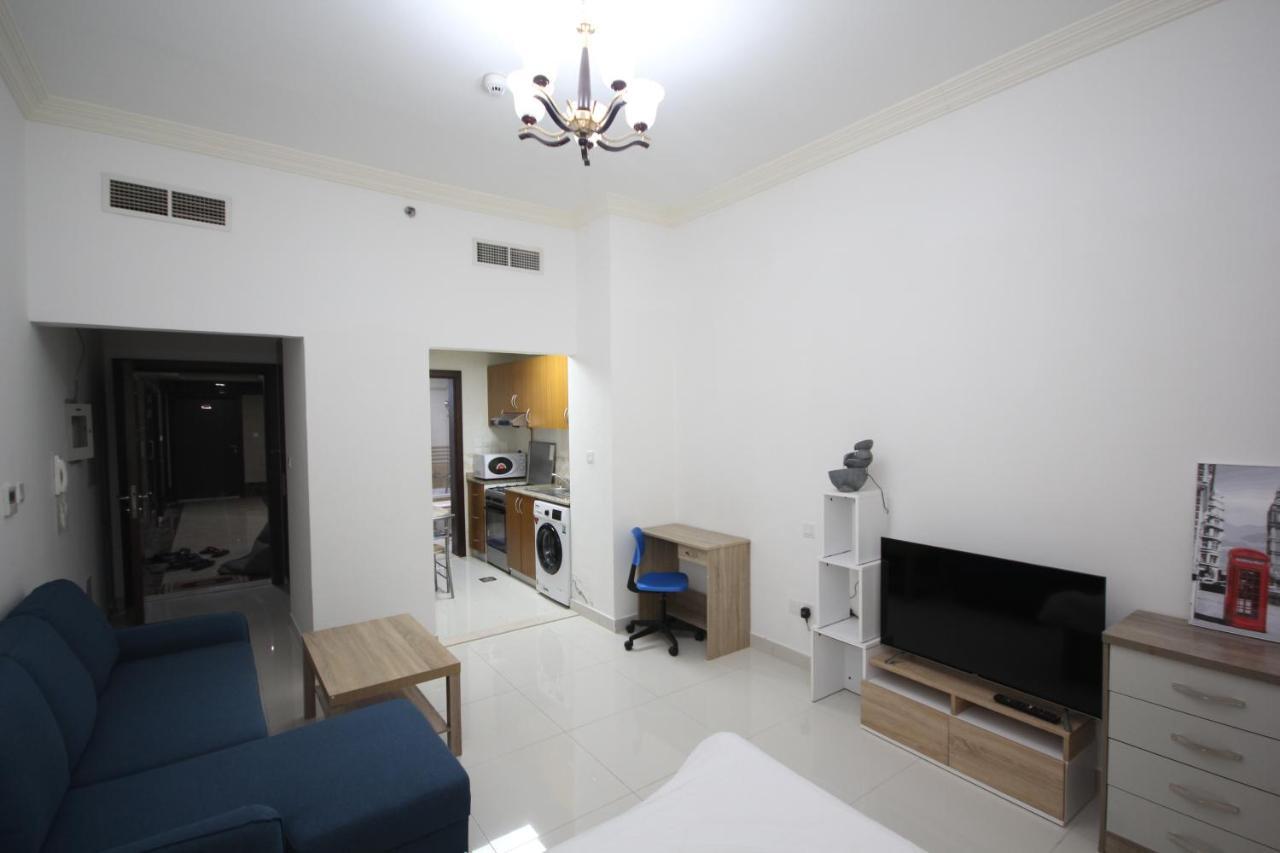 Cozy Rooms And Small Partitions For Men Guests In Dubai Luaran gambar