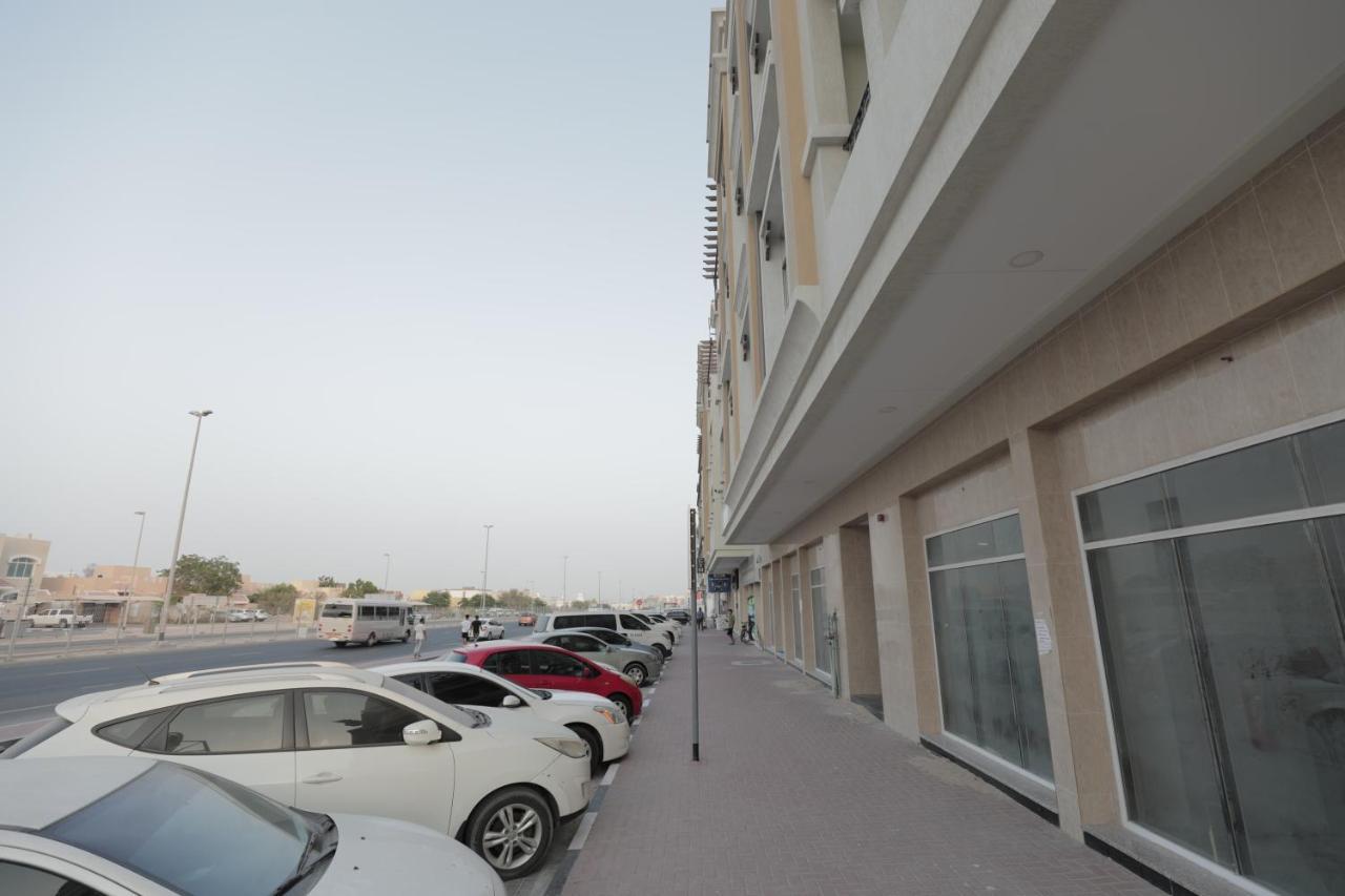 Cozy Rooms And Small Partitions For Men Guests In Dubai Luaran gambar
