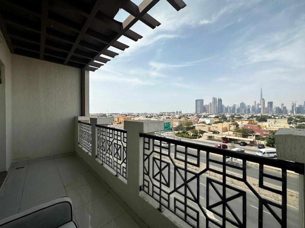 Cozy Rooms And Small Partitions For Men Guests In Dubai Luaran gambar